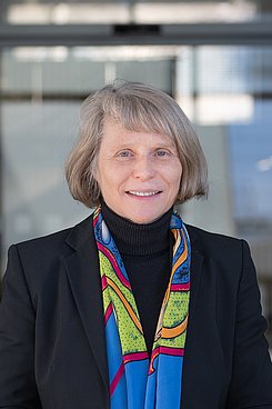 Frau Prof. Dr. Christine Volkmann