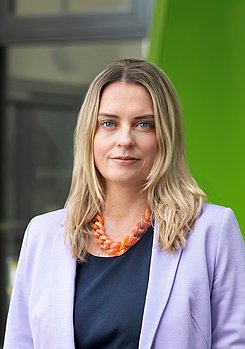 Frau Prof. Dr. Julia de Groote